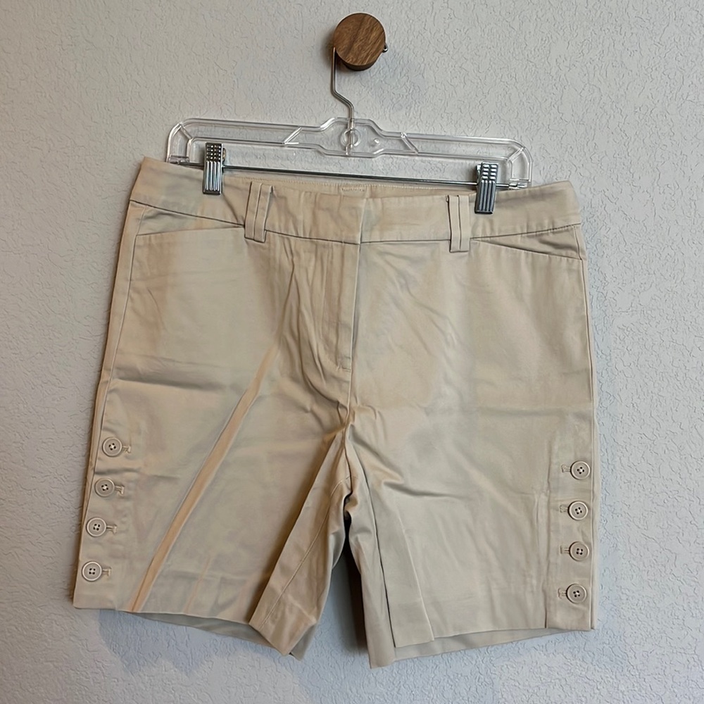 Talbots. 8. Like new. Khaki shorts with button leg details.
